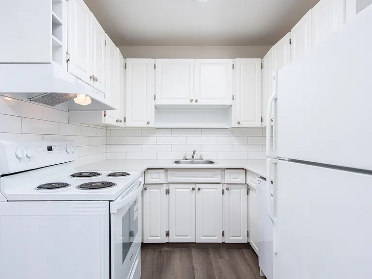 10014 102nd St — Photo 11