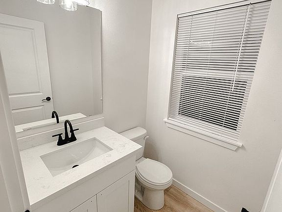 5th image of 204 Mashell Ave S #A