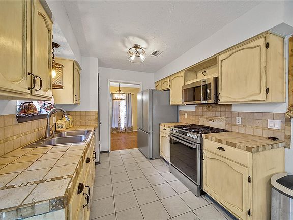 4th image of 3418 Almondwood Dr