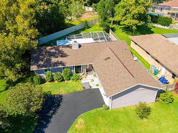2nd image of 925 Rolling Hills Dr