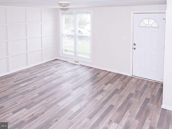 3rd image of 5806 Arizona Ave