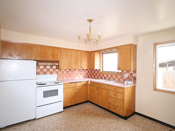 4th image of 3102/3104 N Mayfair St