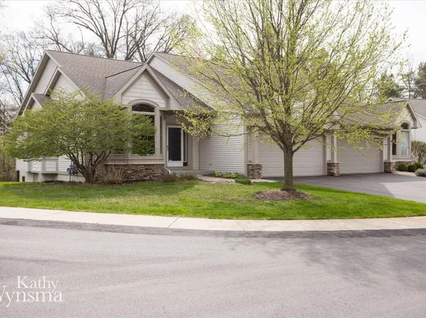 4231 Willow Lane Dr NE, Grand Rapids, MI 49525