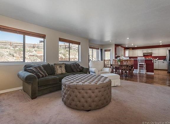 4th image of 5979 N Fairview Dr