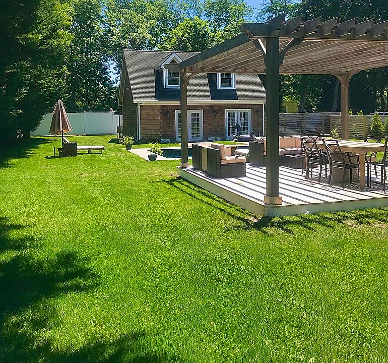 7 Halsey Ave East Quogue NY Zillow