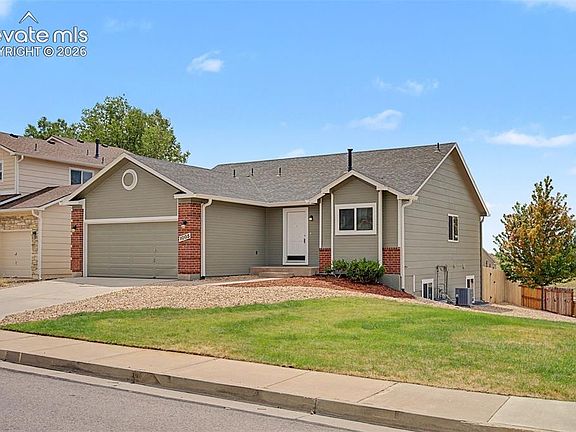 3rd image of 1005 Scarlet Oak Dr