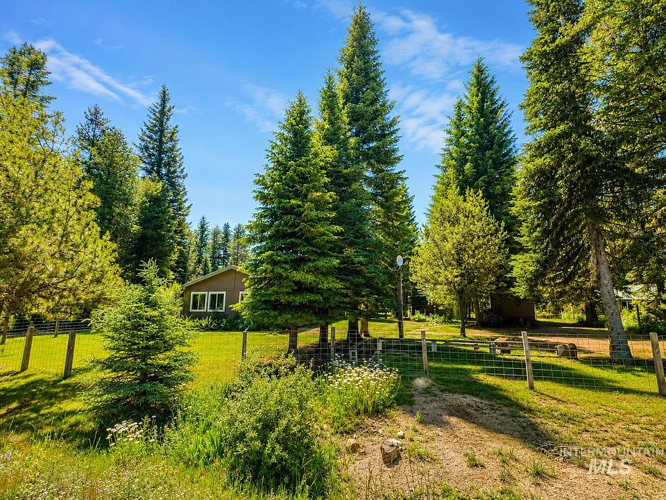 1st image of 106 Forest Pl