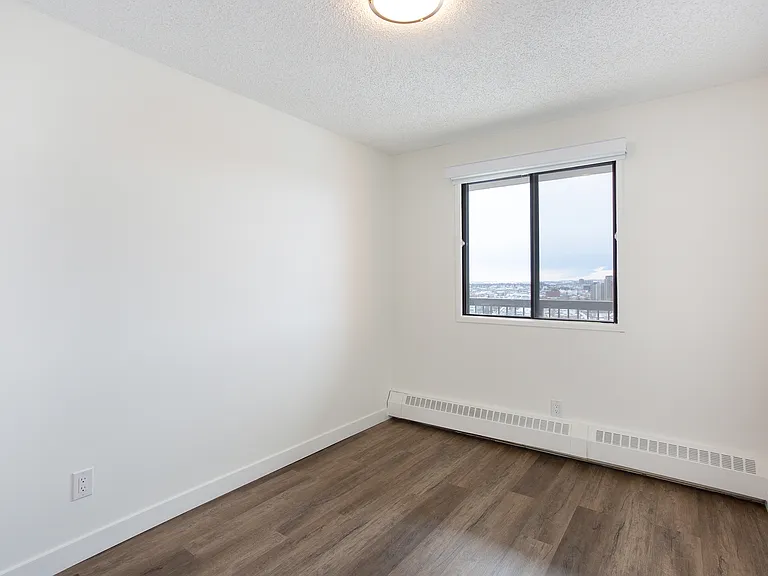 4637 Macleod Trl SW — Photo 8