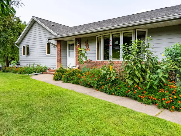 4820 13th St, Winona, MN 55987