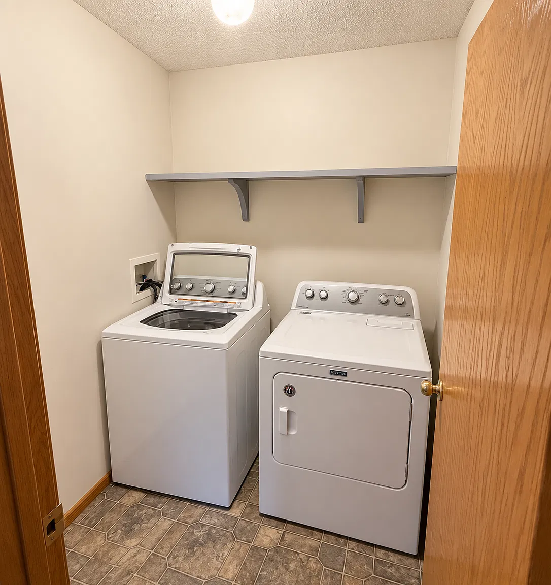 2 bed, 1.5 bath, 1338 sqft, $2,100 — Photo 4