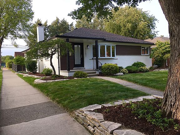 2nd image of 21201 Erben St