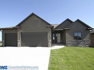 7324 Gerald Ave, Lincoln, NE 68516