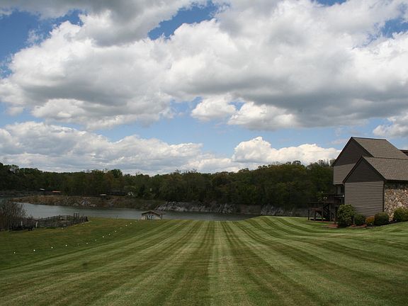 3rd image of 202 Lake Meadow Dr