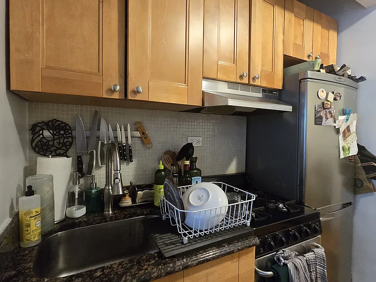 200 W 20th St #204 — Photo 6