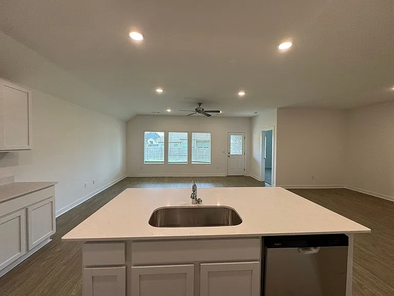 6316 Warwick Dr — Photo 9