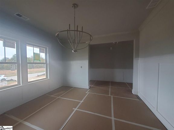 5th image of 202 Willow Creek Ct