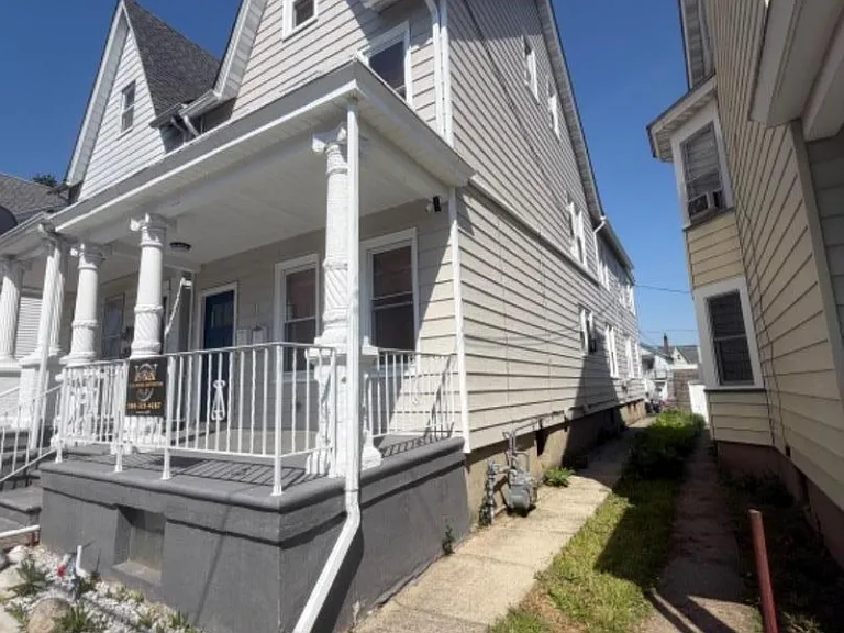 31 Glen Ave #TOP — Photo 2