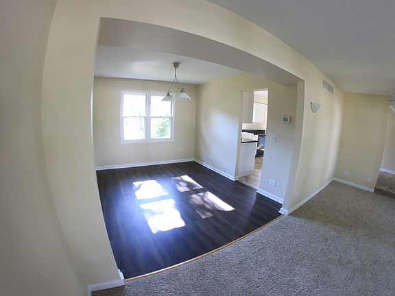 3rd image of 5 Sandalwood Ct