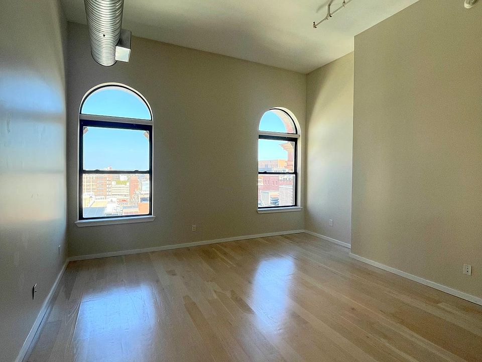 1st image of 726 Market St Unit 902
