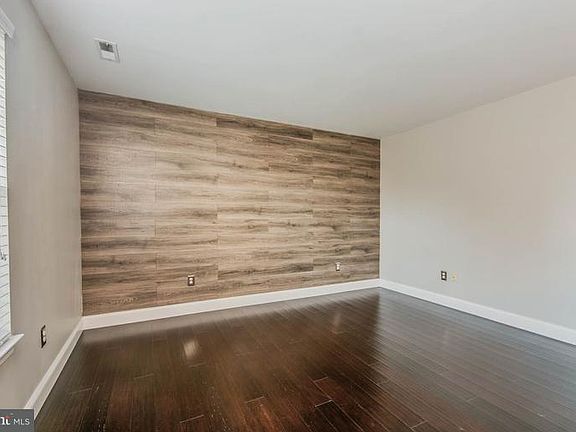 4th image of 35 Tarragon Ct #35