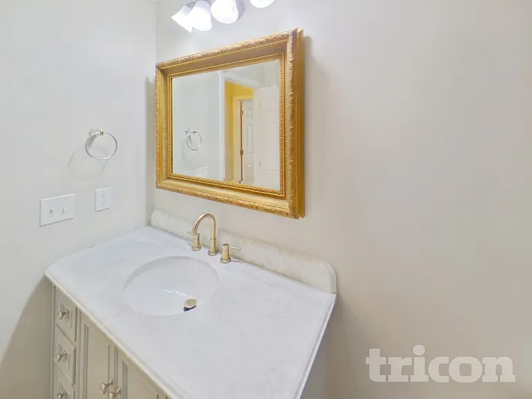 2205 Washington Dr — Photo 15