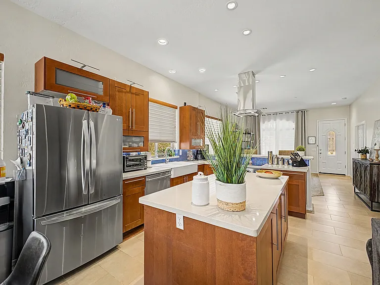 10490 E Acoma Dr — Photo 2