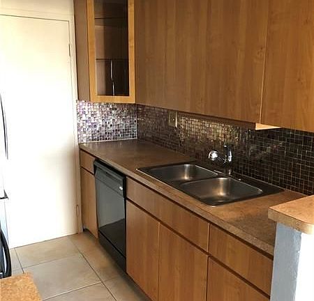 5th image of 900 NE 18th Ave APT 1207