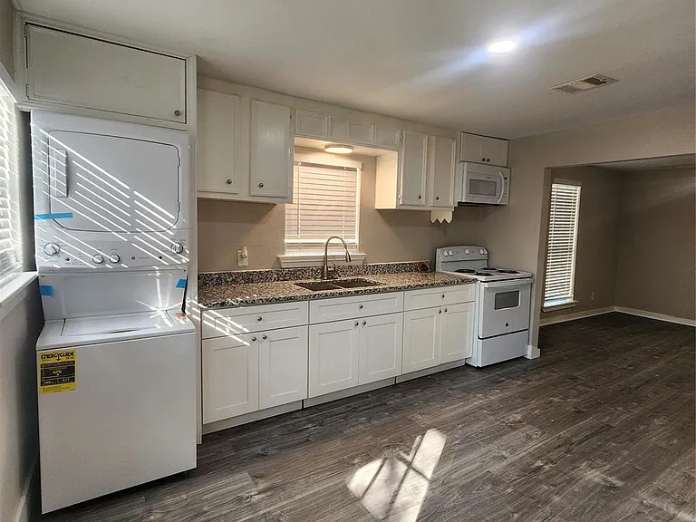 6203 Hoffman St — Photo 5