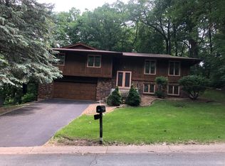 4572 Ches Mar Dr, Eagan, MN 55123