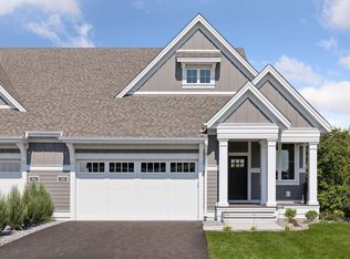 53 Spring Farm Rd, North Oaks, MN 55127