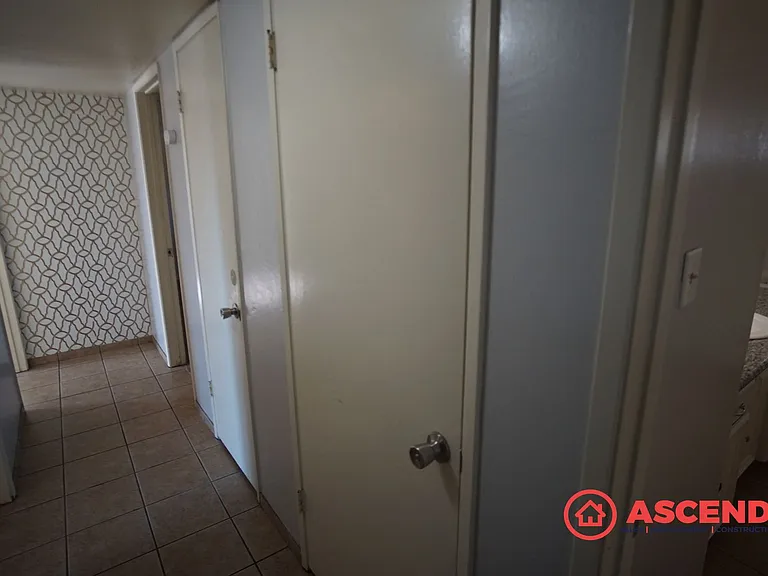5104 Belcrest Ave — Photo 6