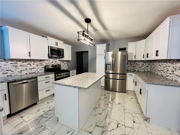 1601 E 57th St, Kansas City, MO 64110