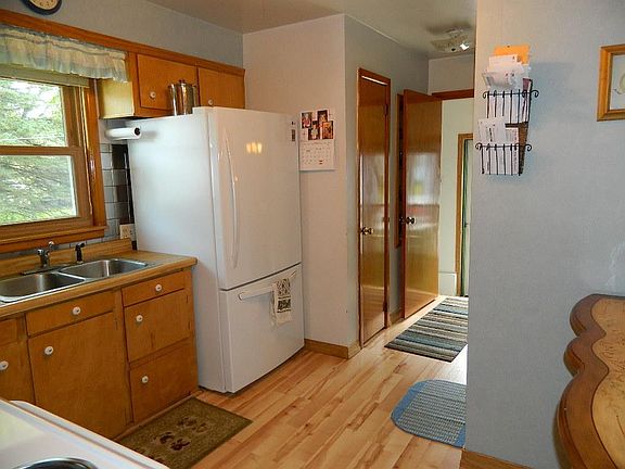 4th image of 611 S 22nd Ave