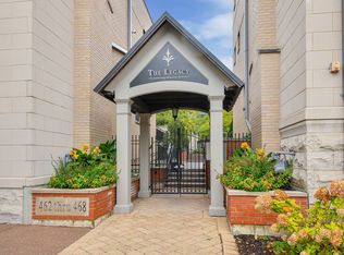 462 Pennsylvania Ave #1S, Glen Ellyn, IL 60137