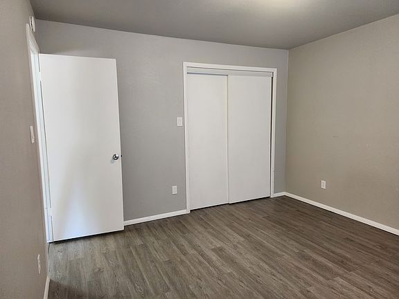 5th image of 1025 Delaware Dr APT 2