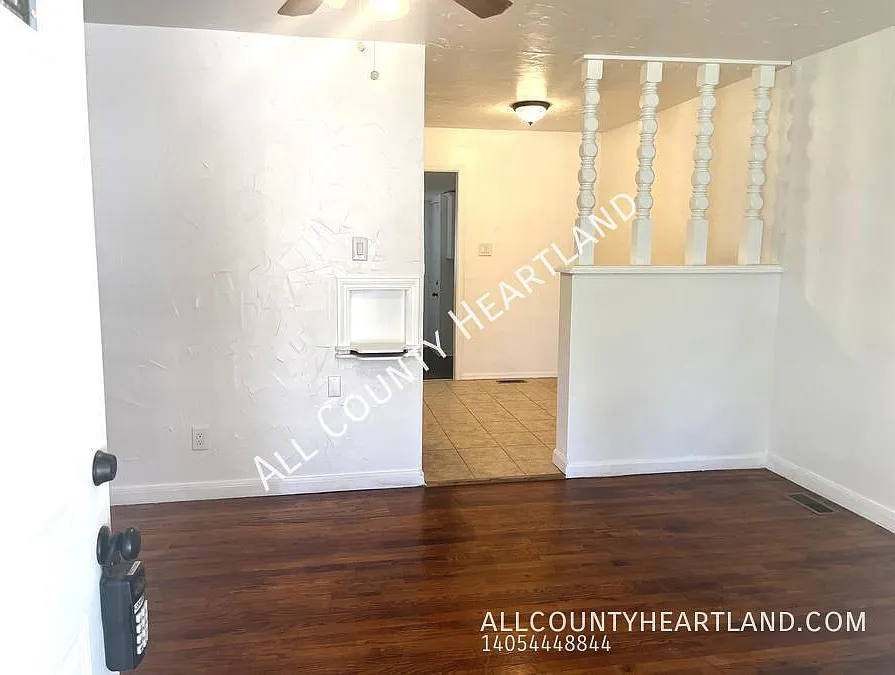 End Of Summer Special $650 Off First Months Rent! — Photo 3