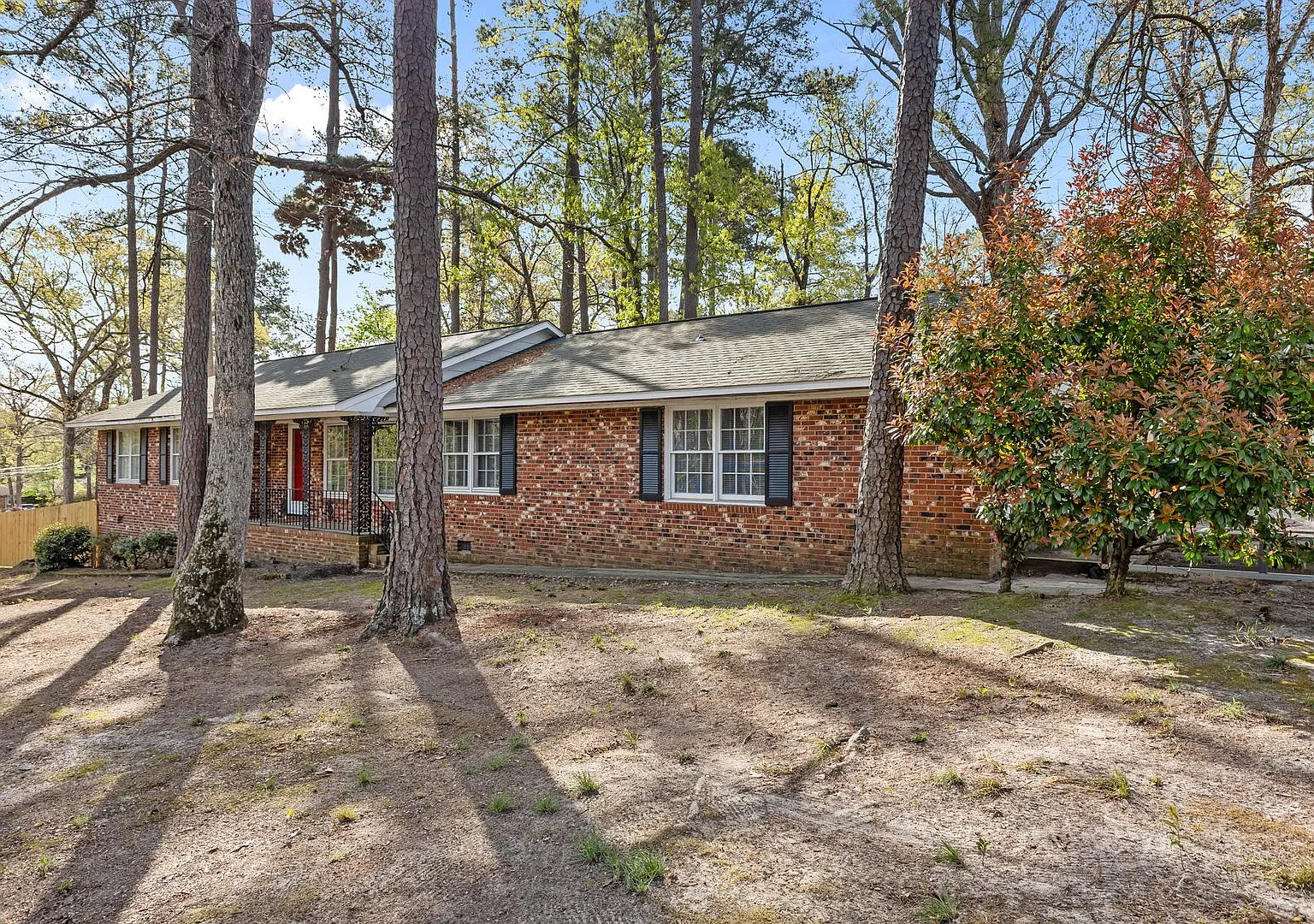 Beautifully Updated 4 Bed 3 Bath Home in Fayetteville — Photo 2