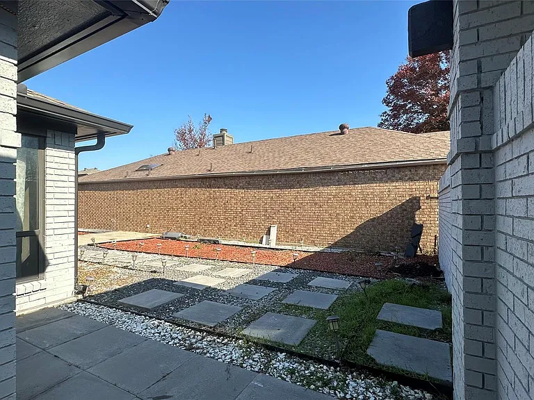 3925 Capricorn Ct — Photo 5