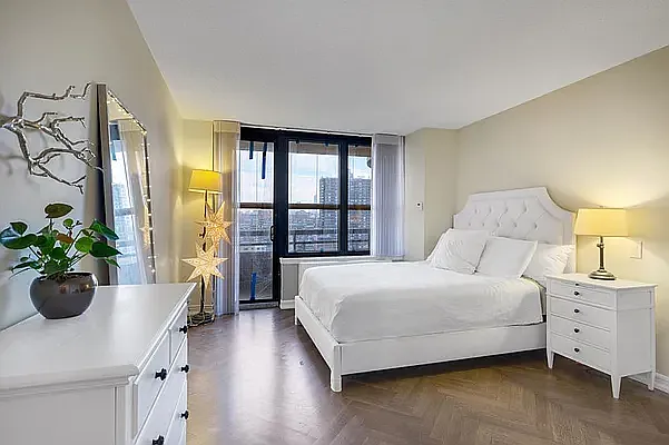 Rented by R New York | media 22