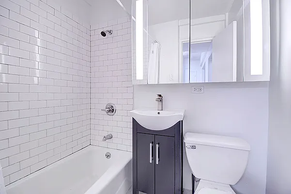 Rented by Urbane Brokerage | media 11