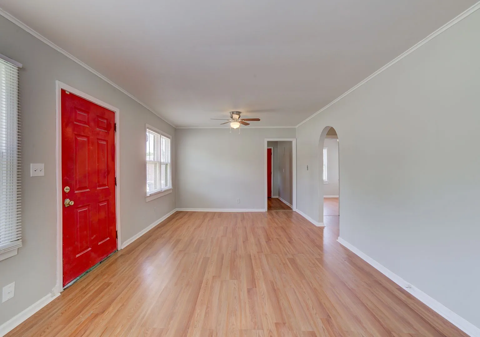 Coming Soon! Newly Renovated 2 Bed / 1 Bath House! Apply Today! — Photo 2