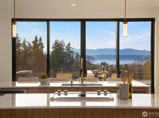 614 5th Avenue S #A103, Edmonds, WA 98020