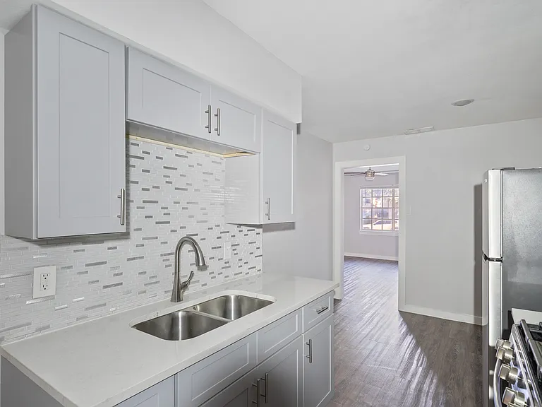 2717 Patricia Ln #B — Photo 9