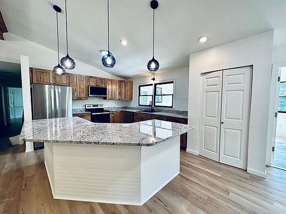 5th image of 100 Pearson Ln