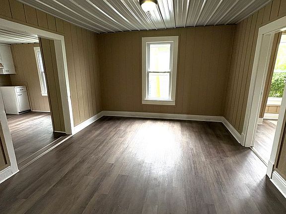 4th image of 526 S Lewis St