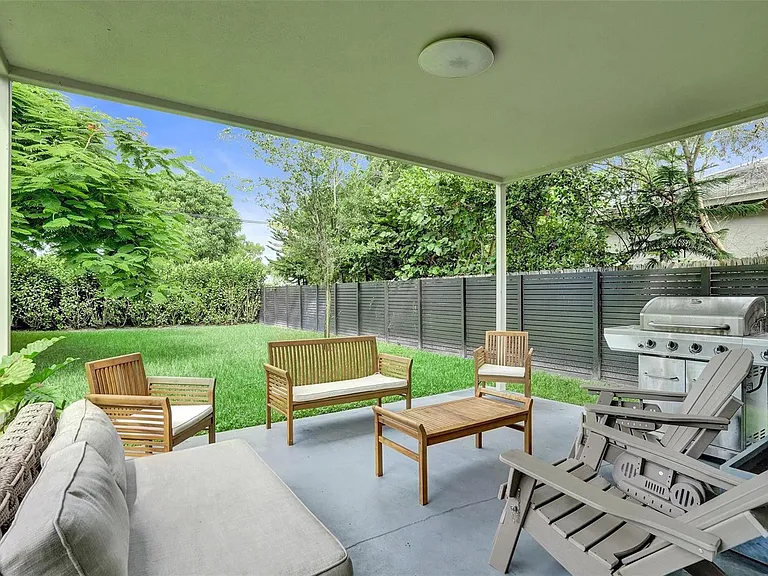 1601 NW 6th Ave — Photo 19