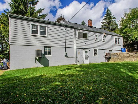 5th image of 460 Rose Dr