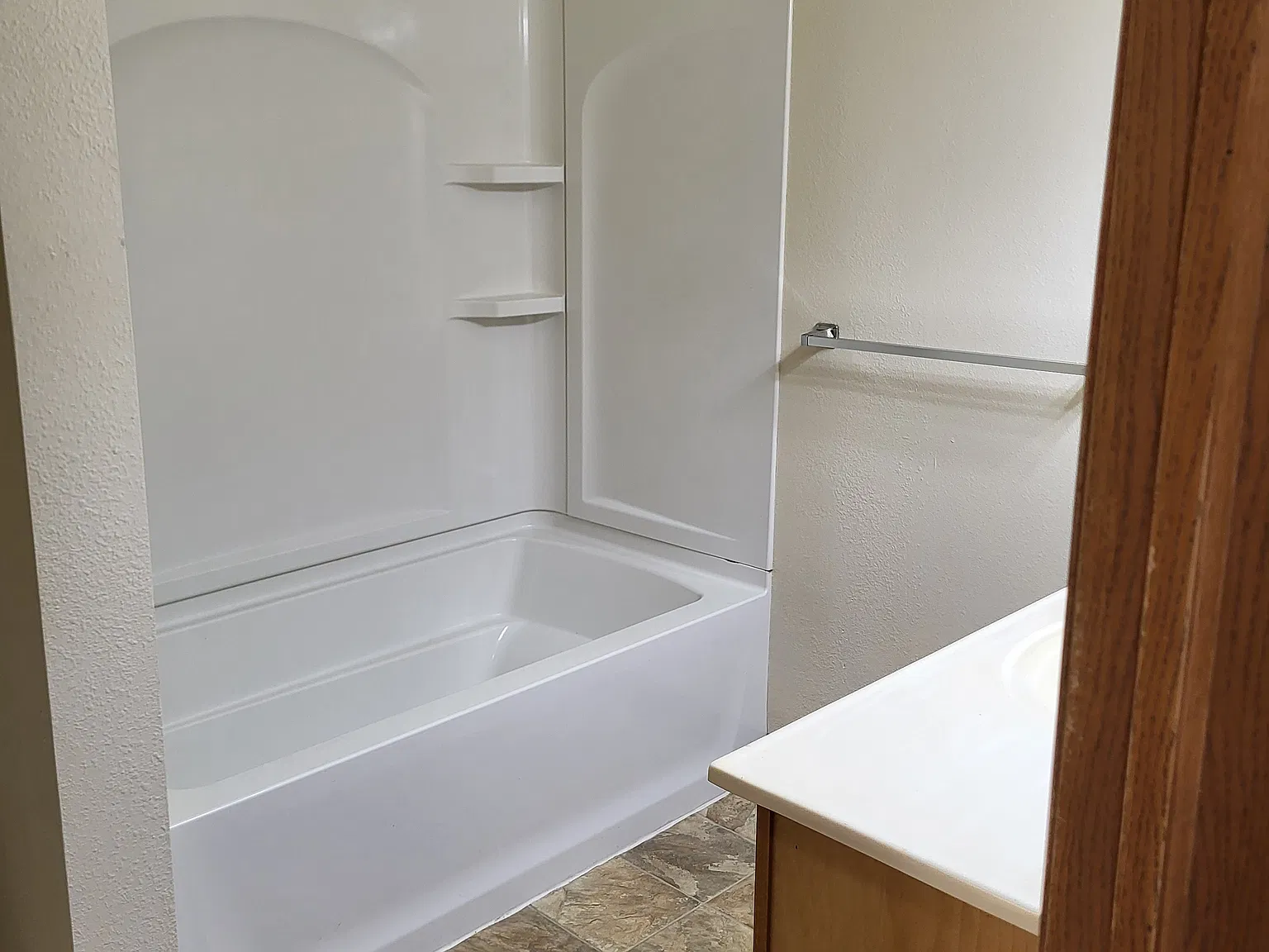 1 bed, 750 sqft, $995 — Photo 4