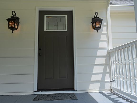 4th image of 606 Colony Ct