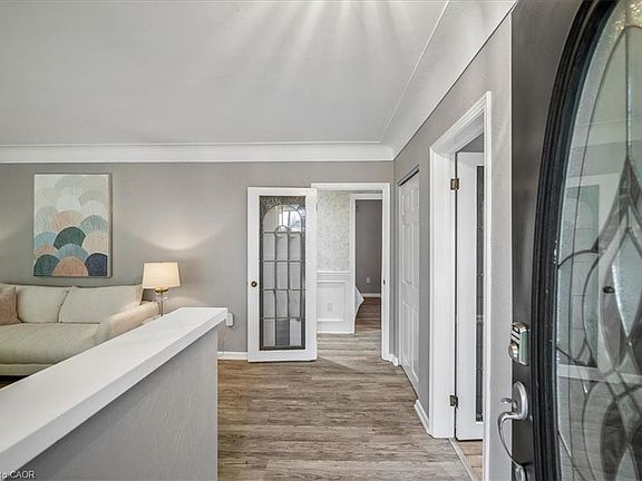3rd image of 139 Rendell Blvd